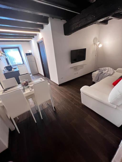 Lu.Ni. Guesthouse Roma Exteriör bild